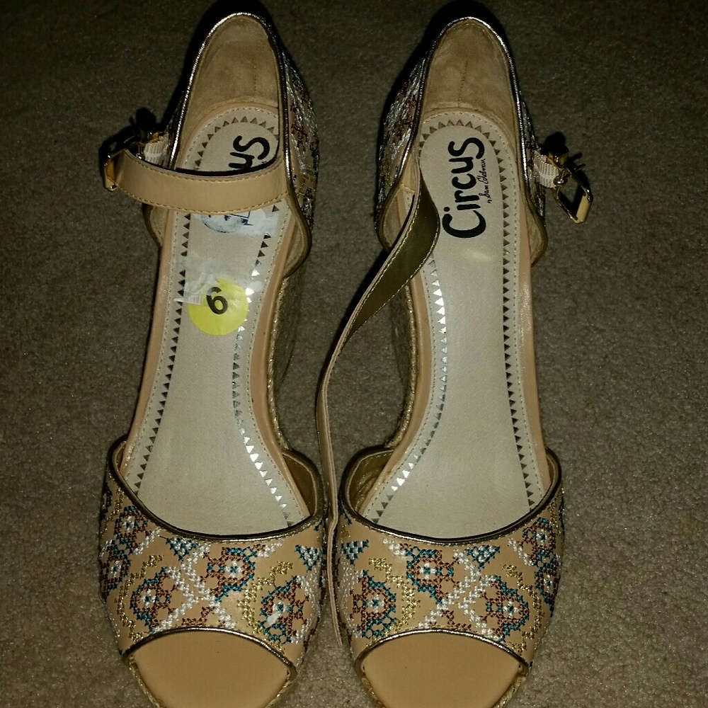 Brand New Wedges from Circus